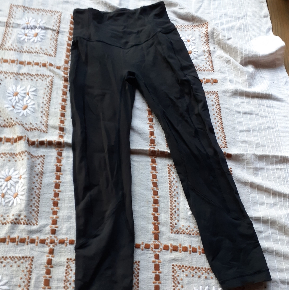 Black lululemon leggings